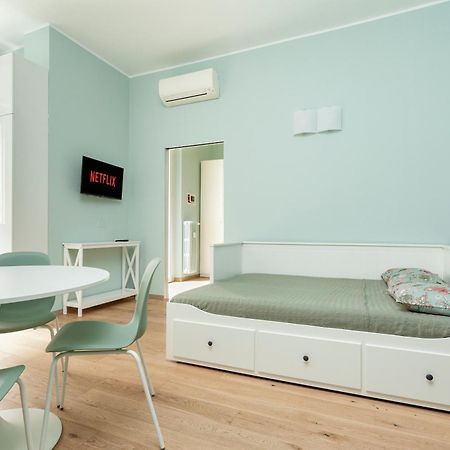 Navigli Home - Brand New Apartment มิลาน ภายนอก รูปภาพ